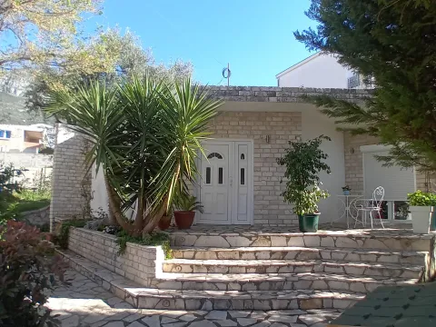 Prodaja, kuća, 90m², Šušanj, Bar