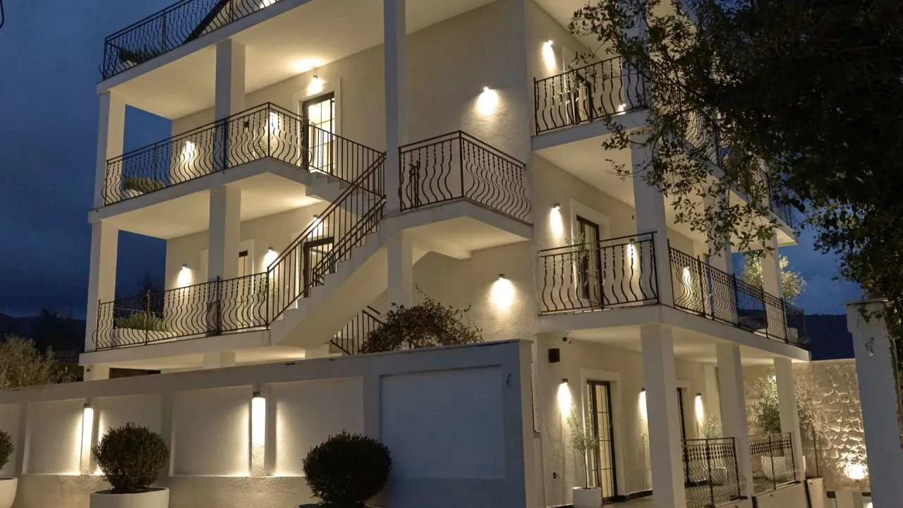 Sale, house, 424m², Tivat, Crna Gora