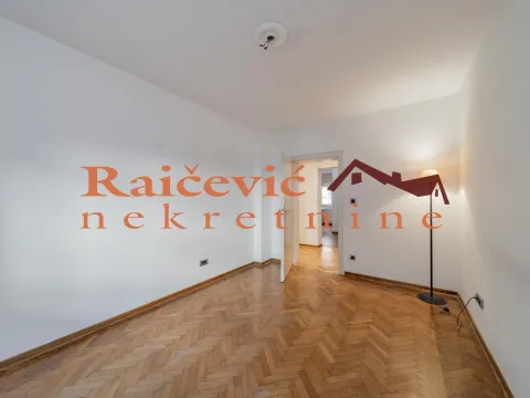 Sale, three bedroom apartment, 64m², Kalenić Pijaca, Vračar Sve Podlokacije - image 14