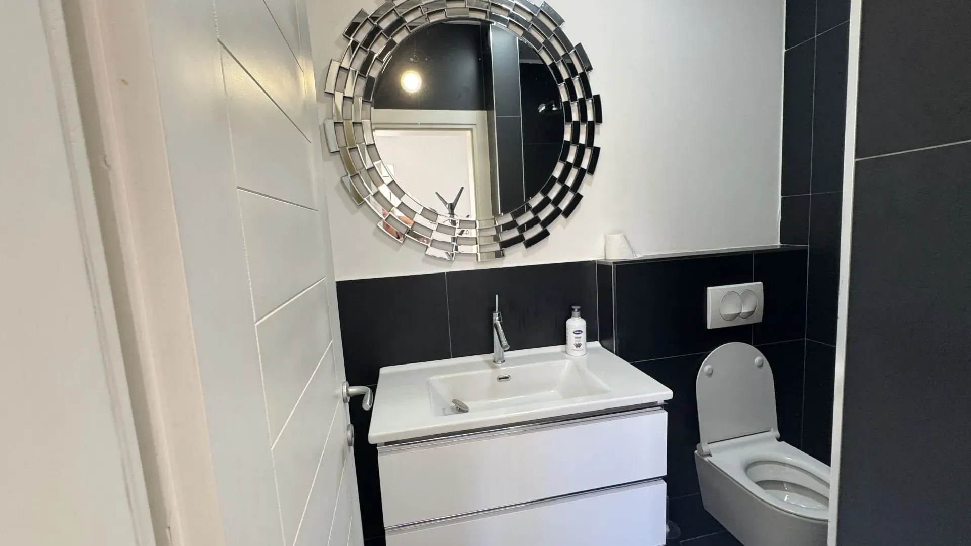 Izdavanje, jednosoban stan, 40m², Stari Grad, Budva