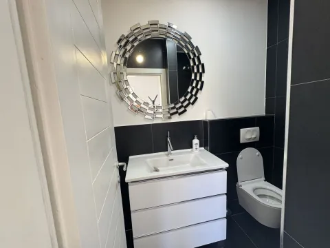 Izdavanje, jednosoban stan, 40m², Stari Grad, Budva - image 9