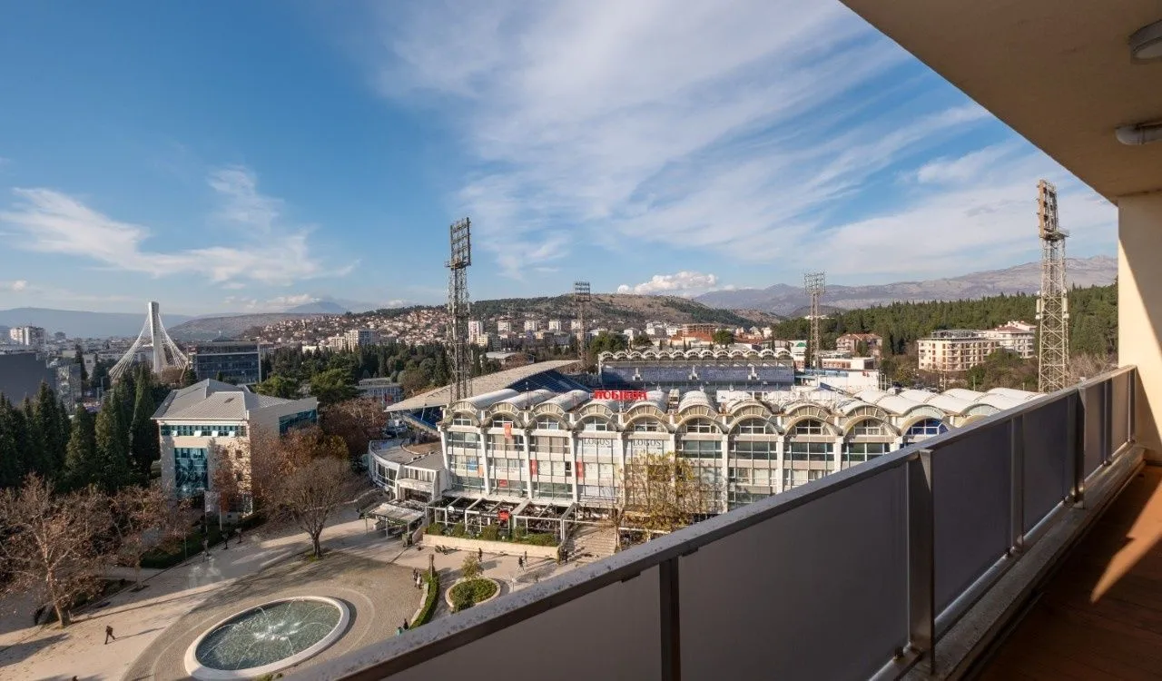 Rent, three bedroom apartment, 275m², Podgorica, Crna Gora