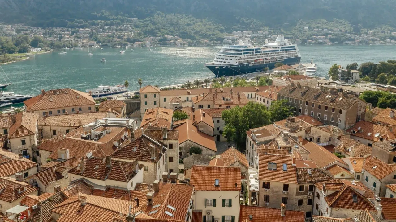 Prodaja, dvosoban stan, 117m², Stari Grad Kotor, Kotor