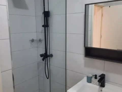 Daily-rent, one bedroom apartment, 40m², Ilino, Bar - image 6