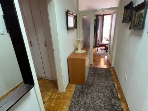 Izdavanje, stan, 85m², Centar, Bar - image 3