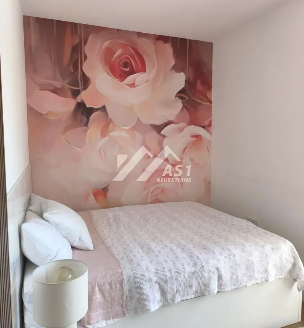 Izdavanje, dvosoban stan, 44m², Centar, Novi Sad