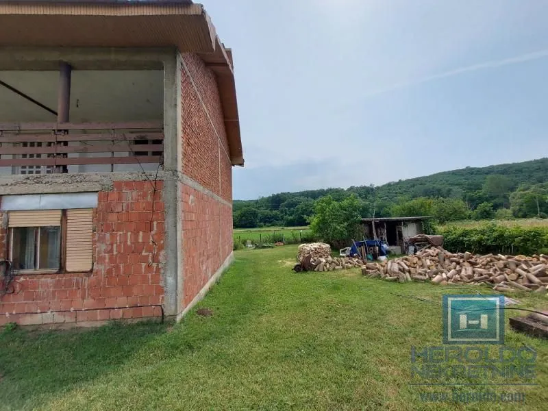 Prodaja, kuća, 240m², Donje Štiplje, Jagodina