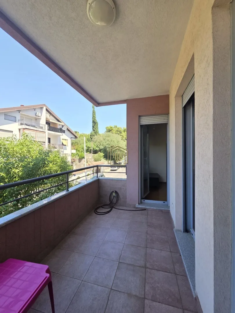 Izdavanje, trosoban stan, 125m², Gorica C, Podgorica