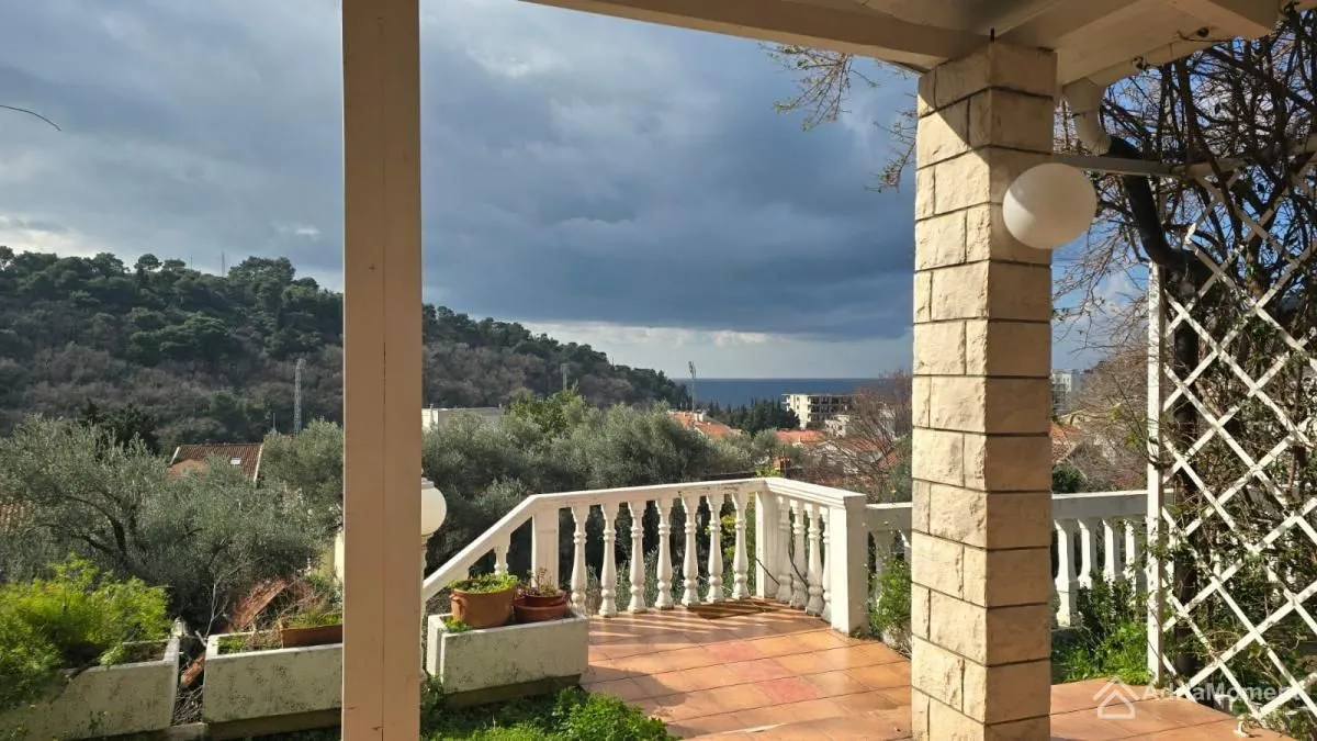 Sale, two bedroom apartment, 56m², Petrovac, Budva