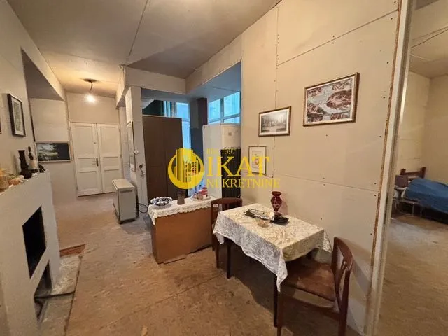 Prodaja, trosoban stan, 86m², Kalenić Pijaca, Vračar Sve Podlokacije