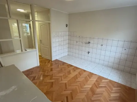 Izdavanje, dvosoban stan, 88m², Centar, Podgorica - image 6