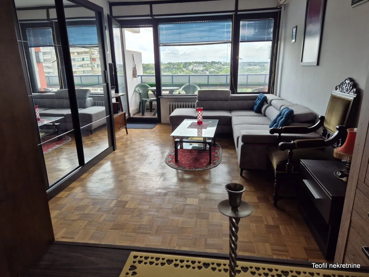 Izdavanje, četvorosoban stan, 110m², Bela Crkva, Srbija