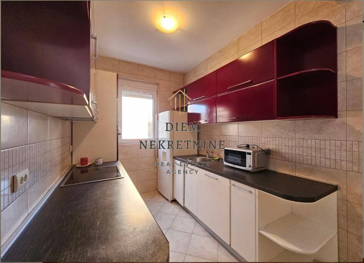 Rent, one bedroom apartment, 52m², Centar, Bar