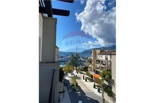 Prodaja, jednosoban stan, 68m², Tivat, Crna Gora