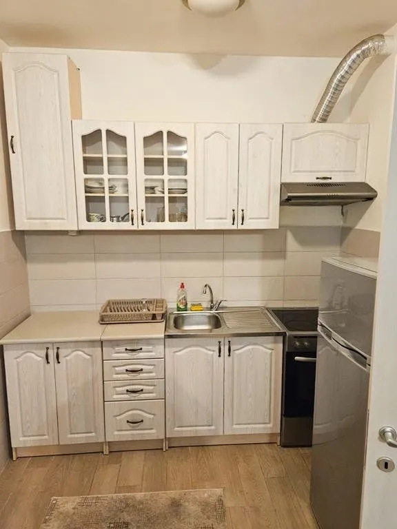 Izdavanje, jednosoban stan, 43m², Stari Aerodrom, Podgorica