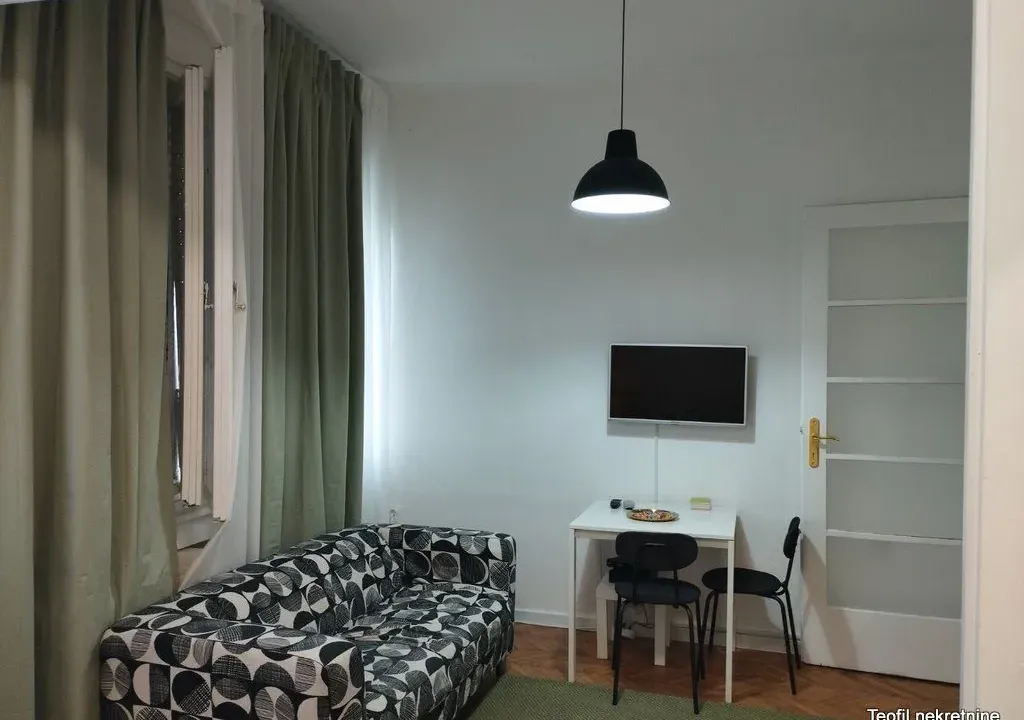 Prodaja, garsonjera, 25m², Vračar, Šid