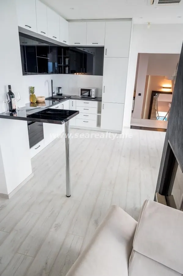 Prodaja, kuća, 280m², Tivat, Crna Gora