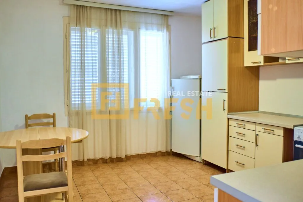 Prodaja, kuća, 180m², Tološi, Podgorica