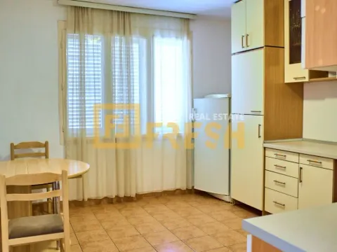 Prodaja, kuća, 180m², Tološi, Podgorica - image 6