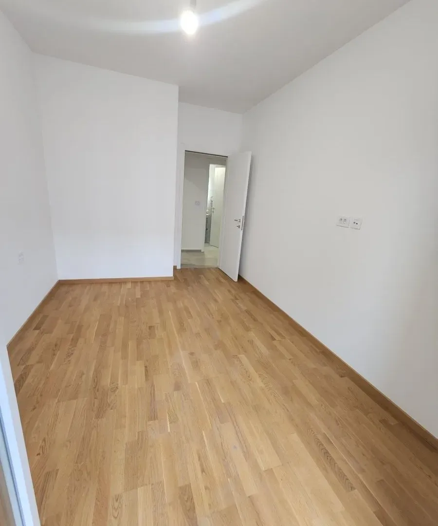 Prodaja, dvosoban stan, 80m², Stari Aerodrom, Podgorica