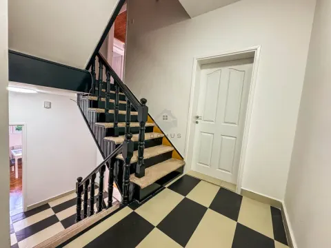 Izdavanje, kuća, 250m², Zagorič, Podgorica - image 17