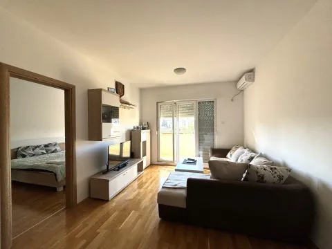 Izdavanje, stan, 55m², Ljubović, Podgorica - image 1