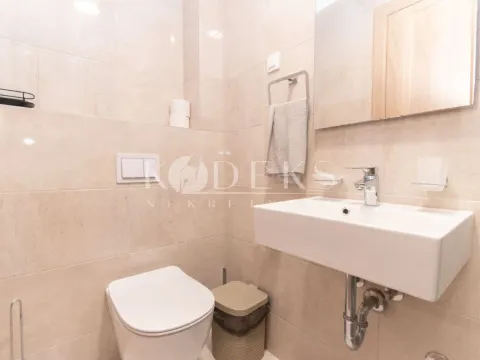 Izdavanje, dvosoban stan, 69m², Master Kvart, Podgorica - image 13