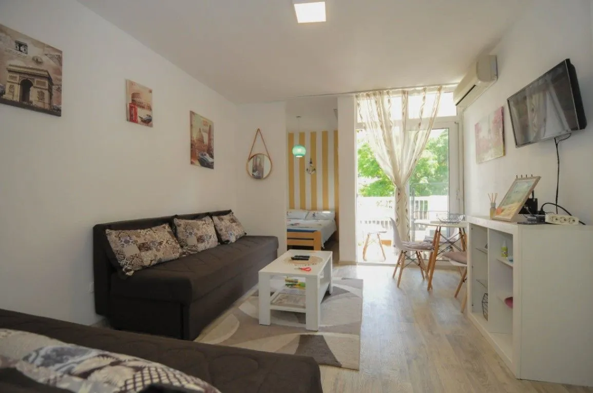 Rent, one bedroom apartment, 32m², Sutomore, Bar