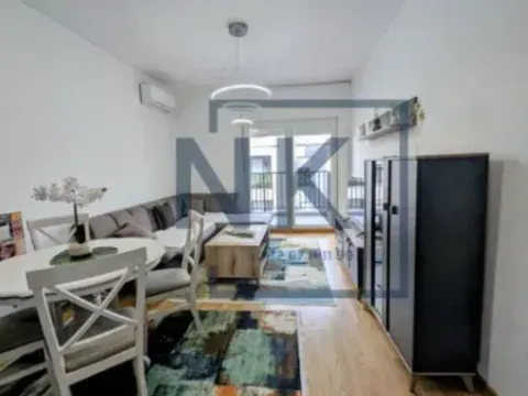 Izdavanje, dvosoban stan, 68m², Stara Varoš, Podgorica - image 1