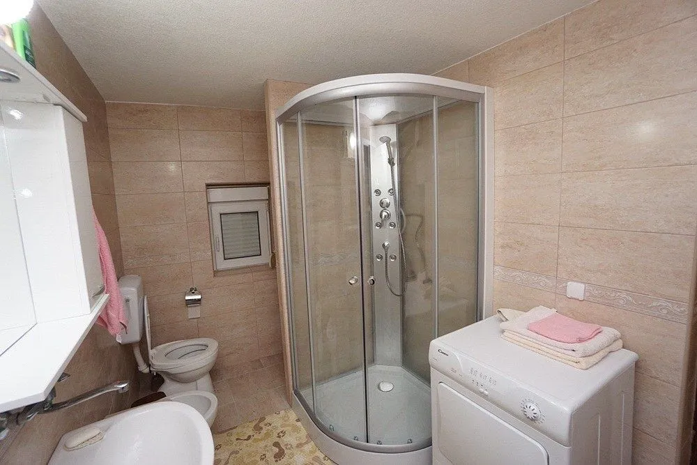 Prodaja, kuća, 192m², Škaljari, Kotor