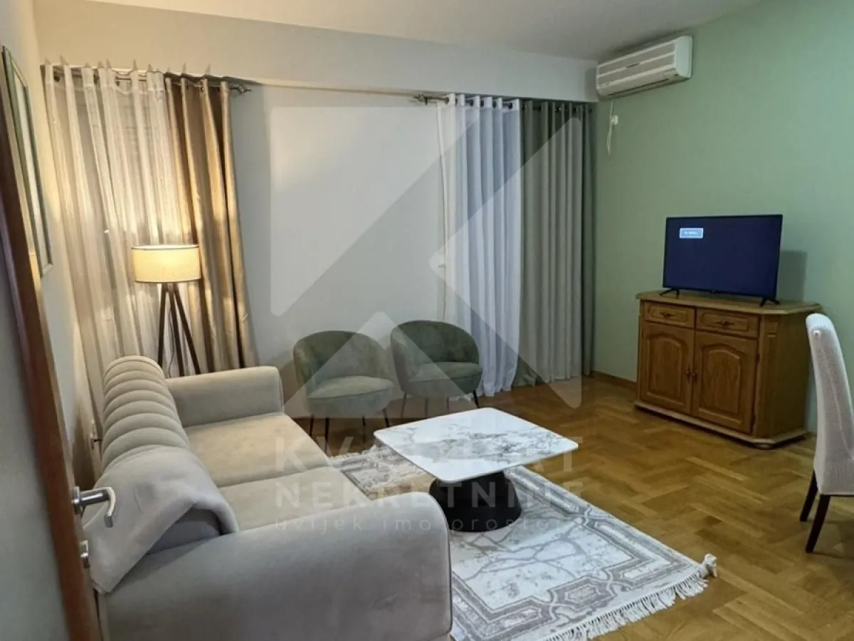 Izdavanje, jednosoban stan, 47m², Krivi Most, Podgorica
