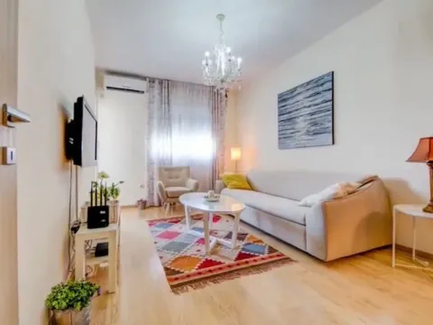 Izdavanje, jednosoban stan, 52m², City Kvart, Podgorica - image 7