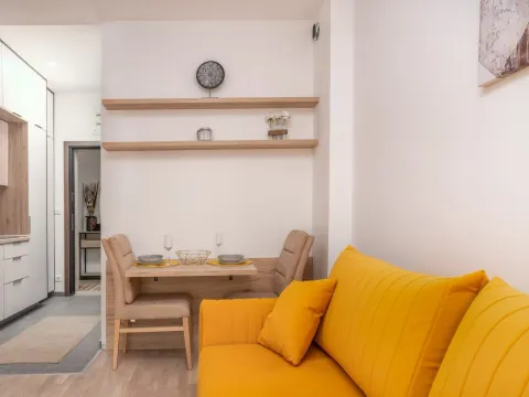 Izdavanje, garsonjera, 25m², Pod Kuk, Tivat - image 2