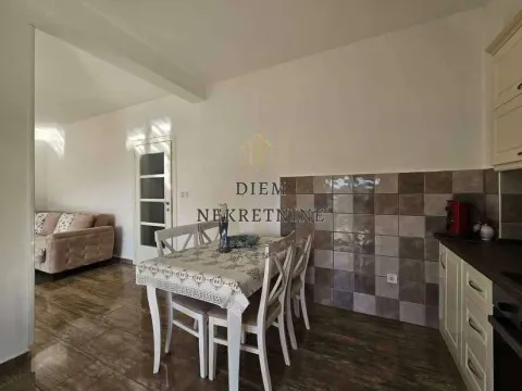 Izdavanje, trosoban stan, 150m², Stari Bar, Bar - image 6