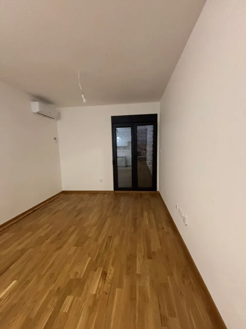 Izdavanje, jednosoban stan, 40m², Tološi, Podgorica