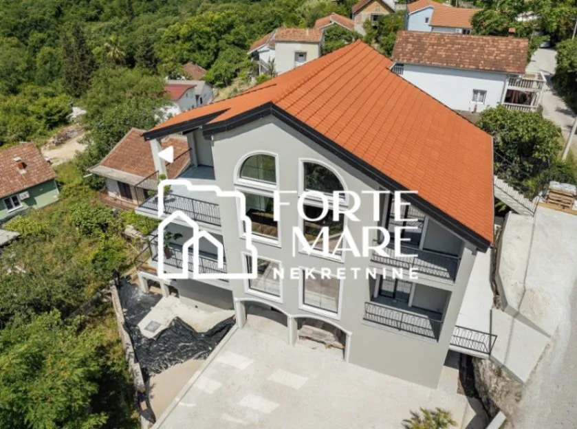Prodaja, dvosoban stan, 103m², Herceg Novi, Crna Gora