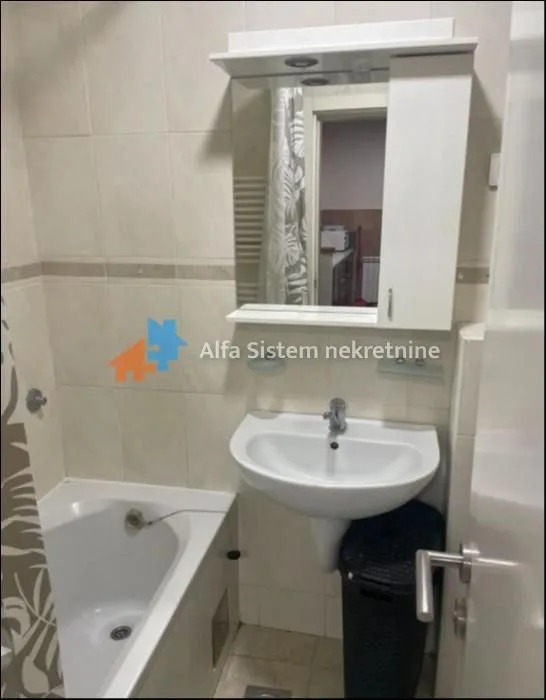 Izdavanje, dvosoban stan, 50m², Vračar Sve Podlokacije, Beograd
