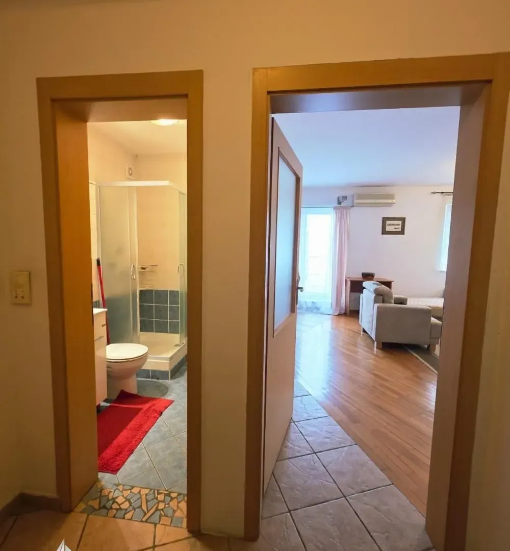 Rent, two bedroom apartment, 48m², Cvetkova Pijaca, Zvezdara Sve Podlokacije