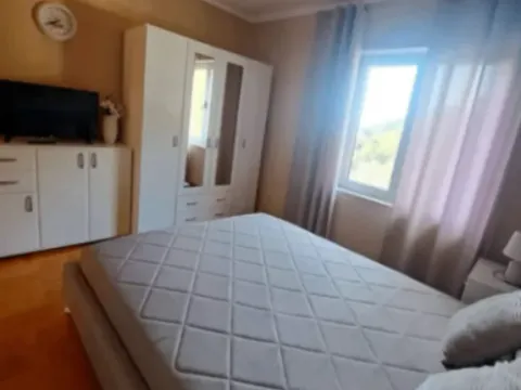 Rent, apartment, 81m², Bečići, Budva - image 2