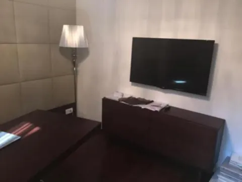 Izdavanje, trosoban stan, 240m², Kalenić Pijaca, Vračar Sve Podlokacije - image 12