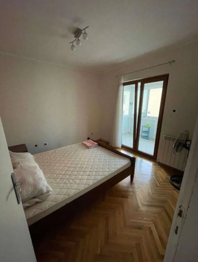 Prodaja, četvorosoban stan, 94m², Centar, Budva