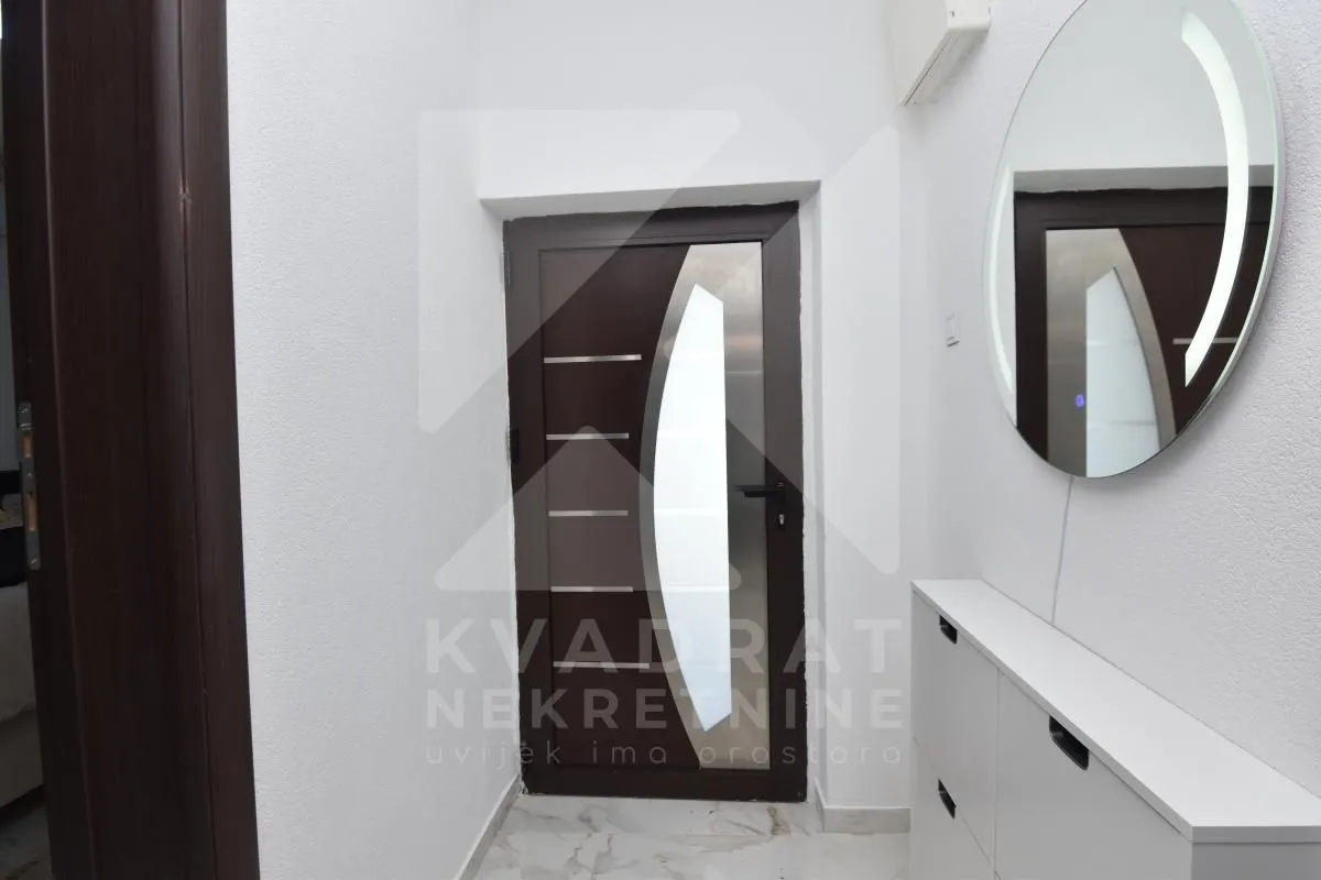 Izdavanje, kuća, 130m², Zlatica, Podgorica