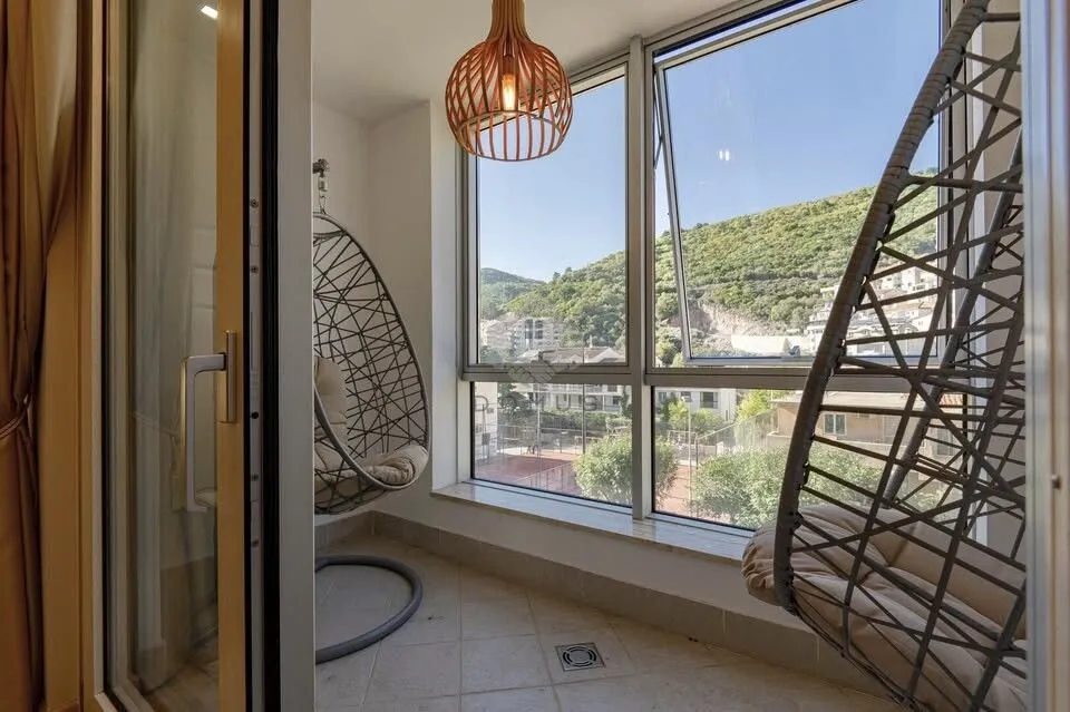 Prodaja, dvosoban stan, 90m², Budva, Crna Gora