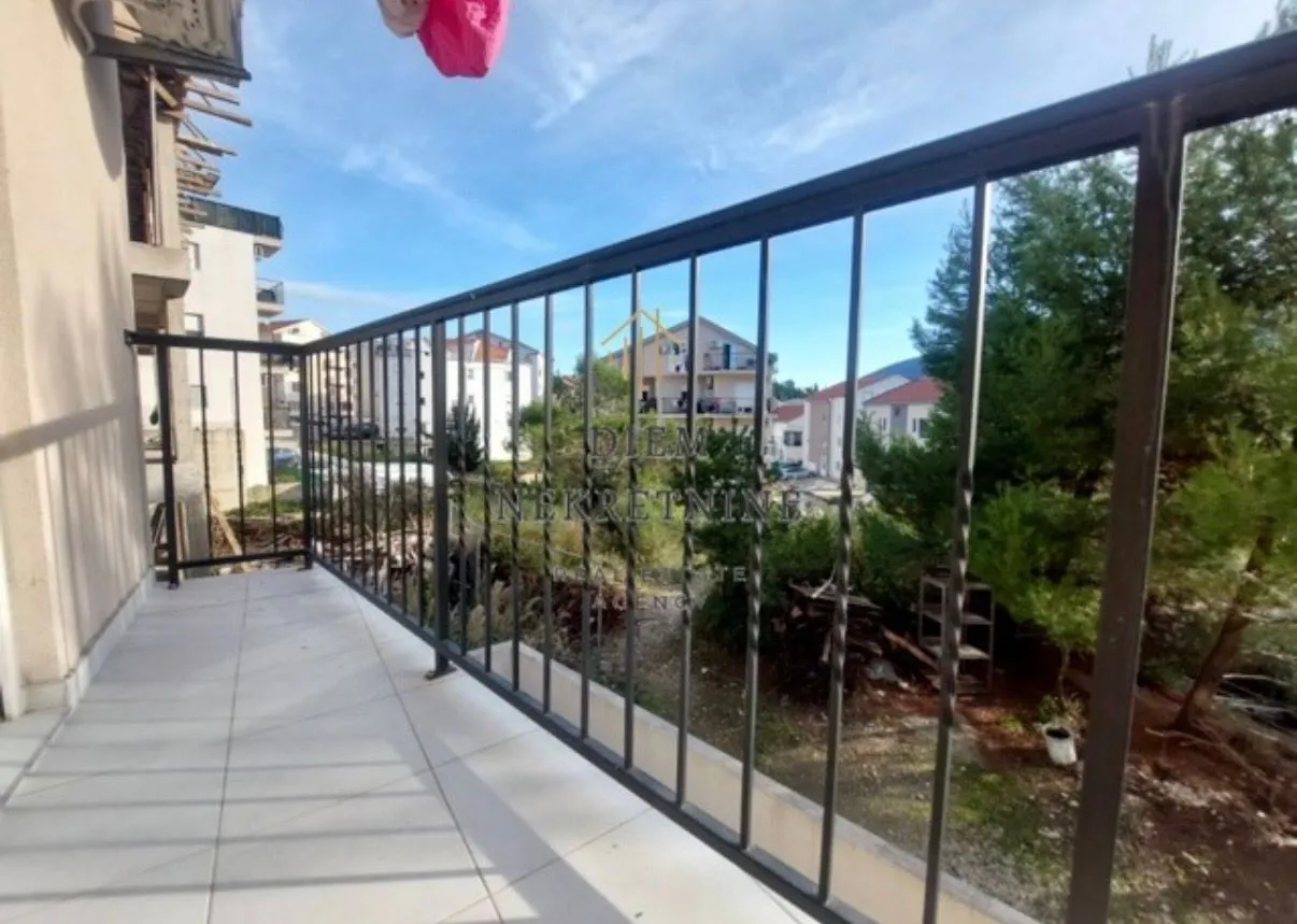 Izdavanje, jednosoban stan, 47m², Igalo, Herceg Novi