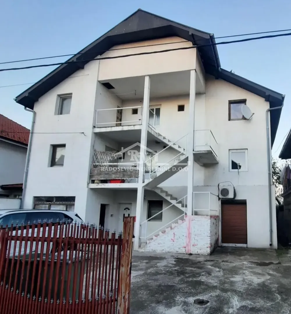 Prodaja, stan, 25m², Borča 1, Borča Sve Podlokacije