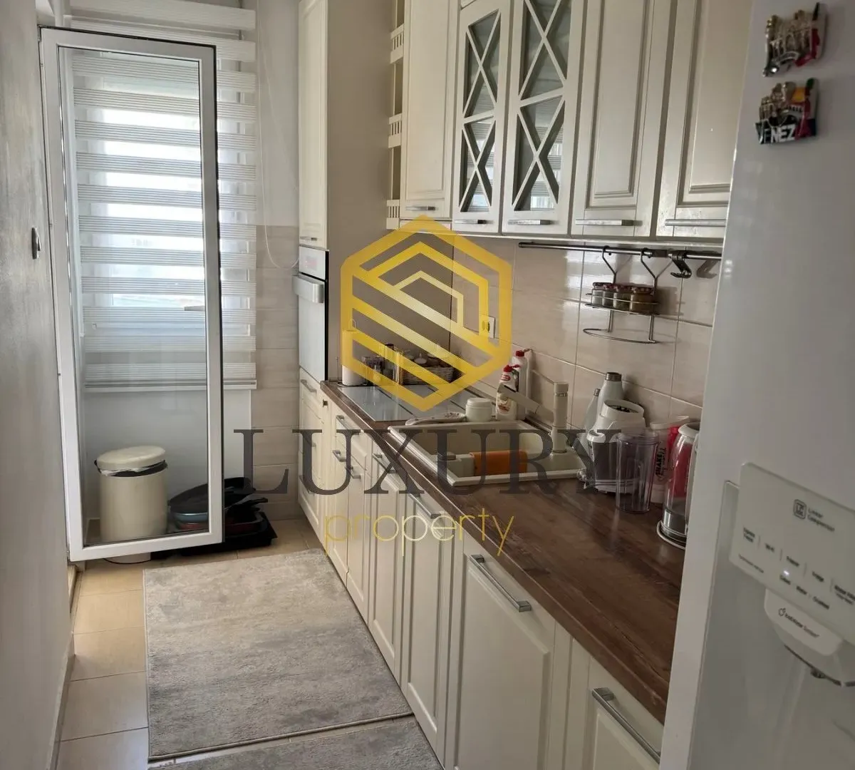 Prodaja, trosoban stan, 87m², Blok 6, Podgorica