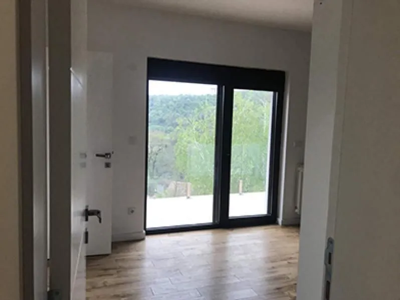 Izdavanje, stan, 300m², Lisičji Potok, Beograd