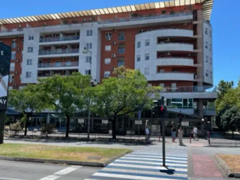 Izdavanje, dvosoban stan, 85m², Podgorica, Crna Gora