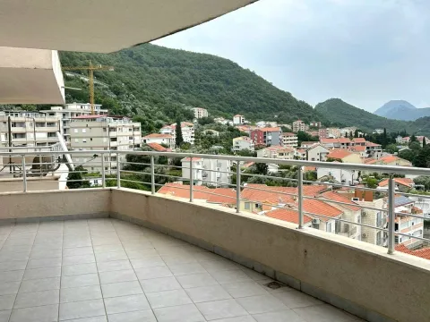 Sale, one bedroom apartment, 85m², Petrovac, Budva - image 4