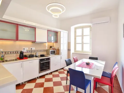 Sale, three bedroom apartment, 86m², Stari Grad, Budva - image 4